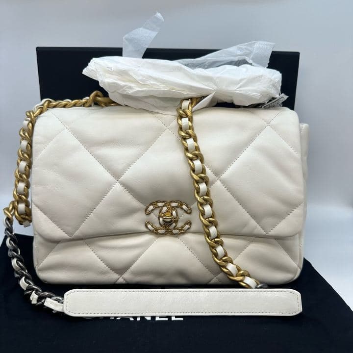 Chanel 19, White, condition grade A