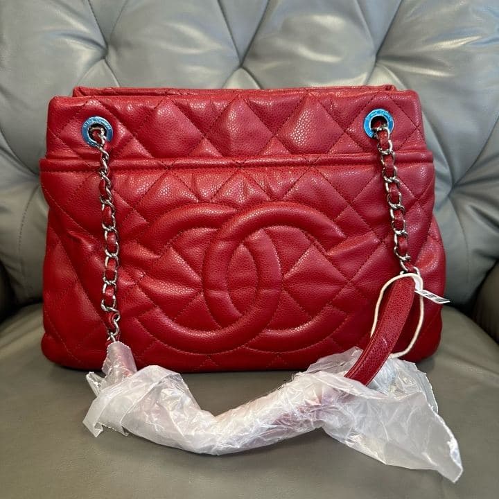 Chanel Tote, Red / silver hardware, condition grade A