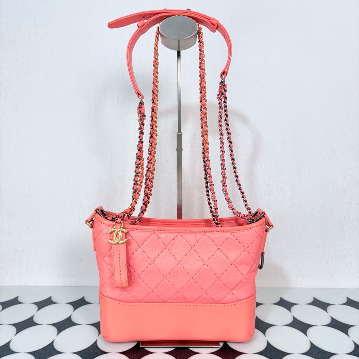 Chanel Gabrielle Hobo Medium, Grapefruit pink, condition grade A