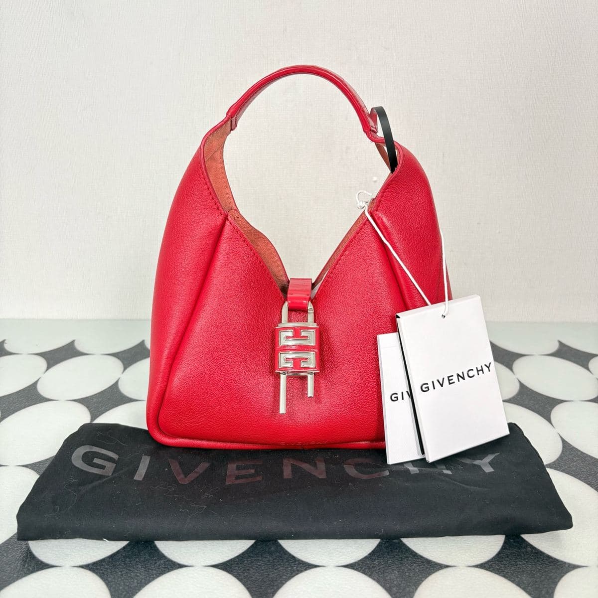 Givenchy 4G Lock Hobo, , condition grade A