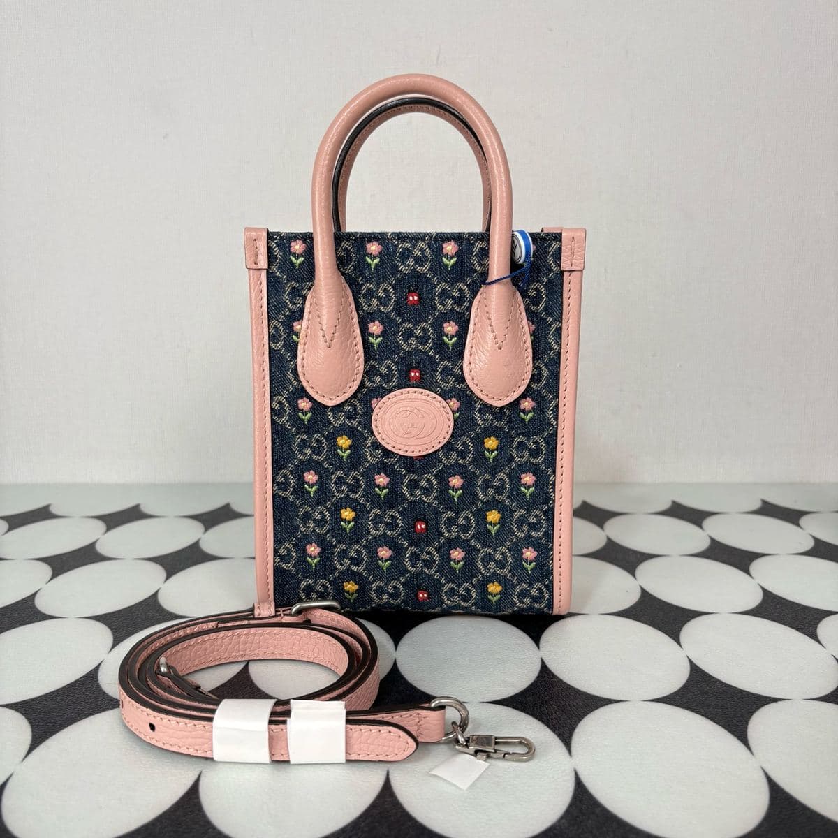 Gucci Embroidered Vertical Tote, , condition grade A