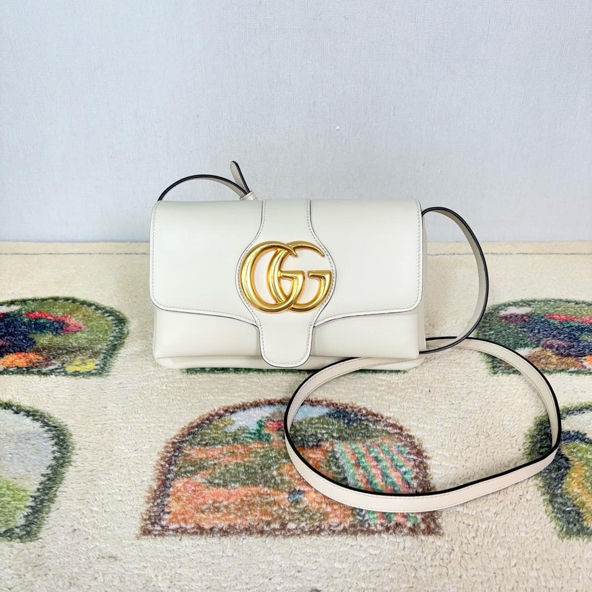 Gucci Arli, White, condition grade A