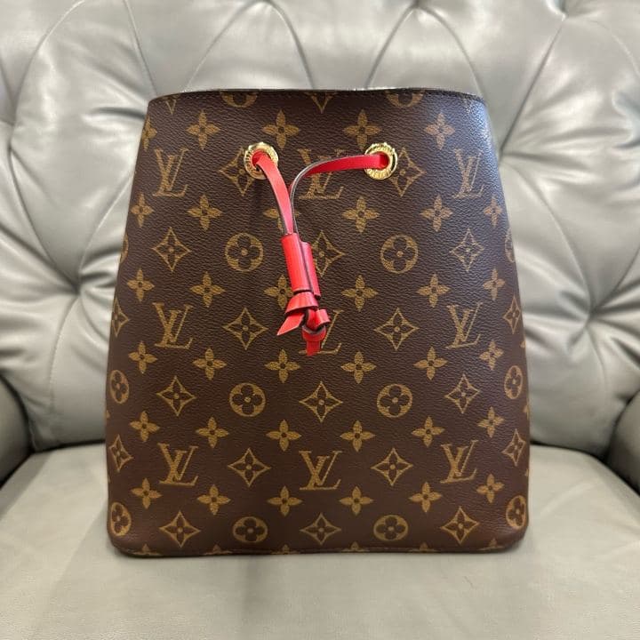 Louis Vuitton NéoNoé, Brown / Red, condition grade A