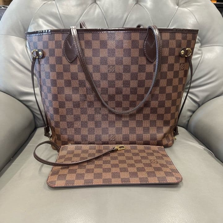 Louis Vuitton Neverfull MM, Brown, condition grade A