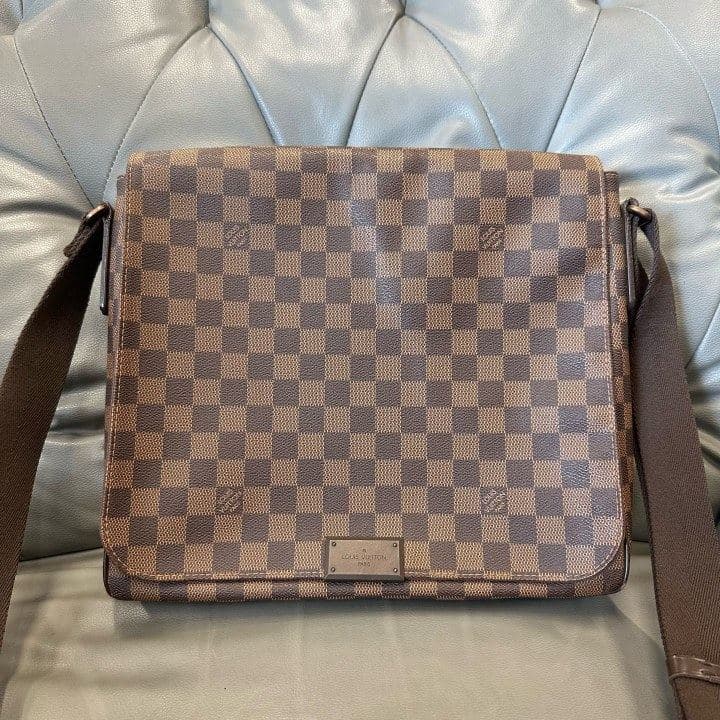 Louis Vuitton Damier Ebène Briefcase, Brown, condition grade A