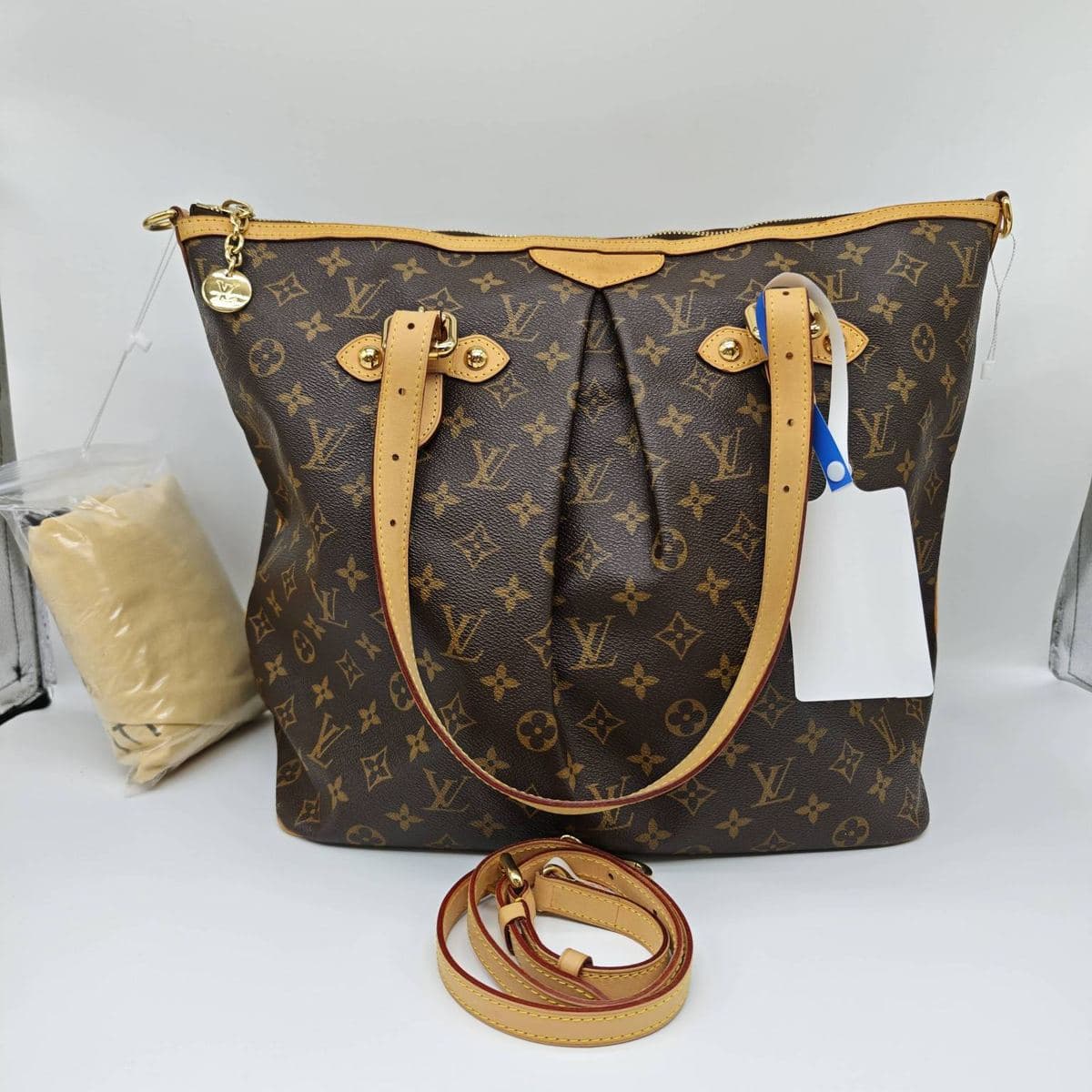 Louis Vuitton Palermo GM, Brown, condition grade A
