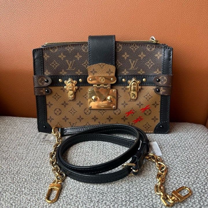 Louis Vuitton Petite Malle, Brown, condition grade A