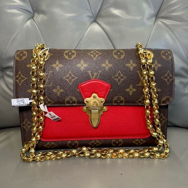 Louis Vuitton Victoire, Brown / Red, condition grade A