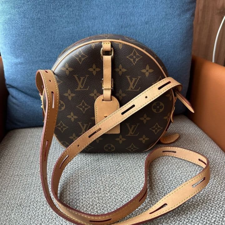 Louis Vuitton Boîte Chapeau Souple MM, Brown, condition grade A