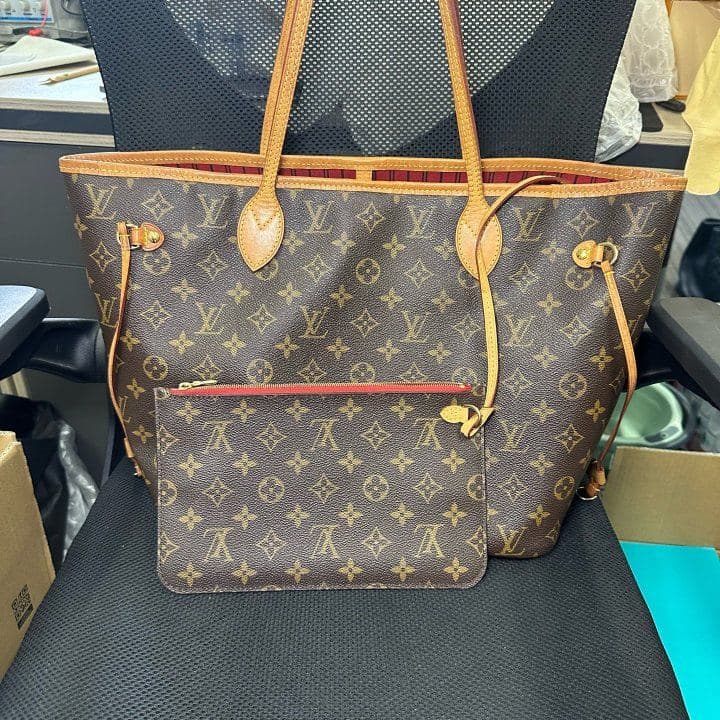 Louis Vuitton Neverfull MM, Brown, condition grade A