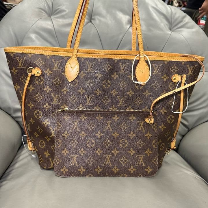 Louis Vuitton Neverfull MM, Brown, condition grade A