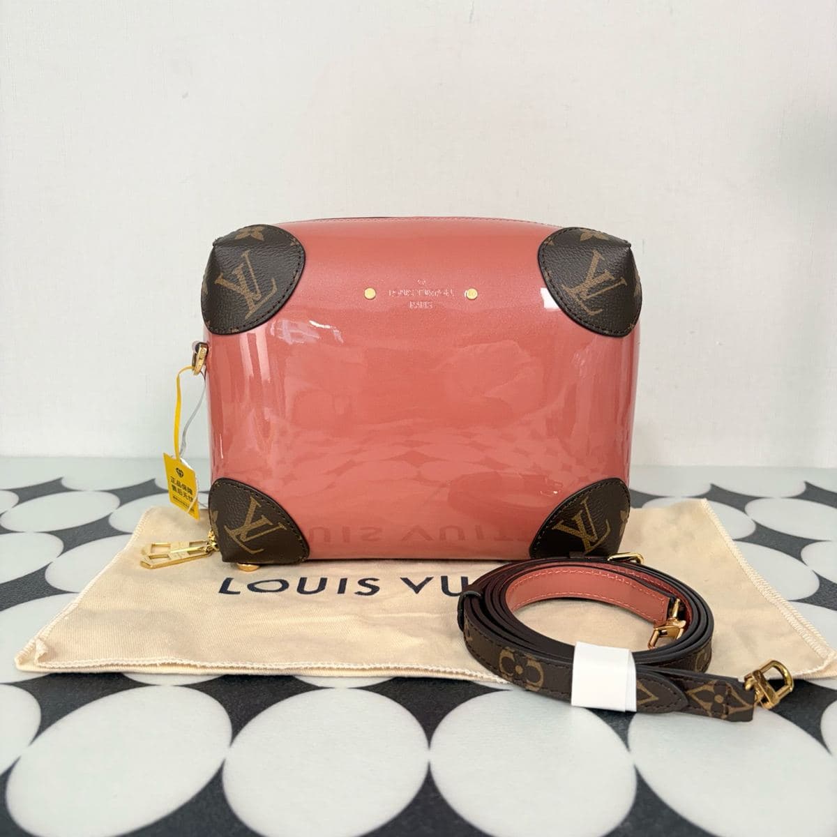 Louis Vuitton Petite Malle (patent and Monogram), Brown, condition grade A