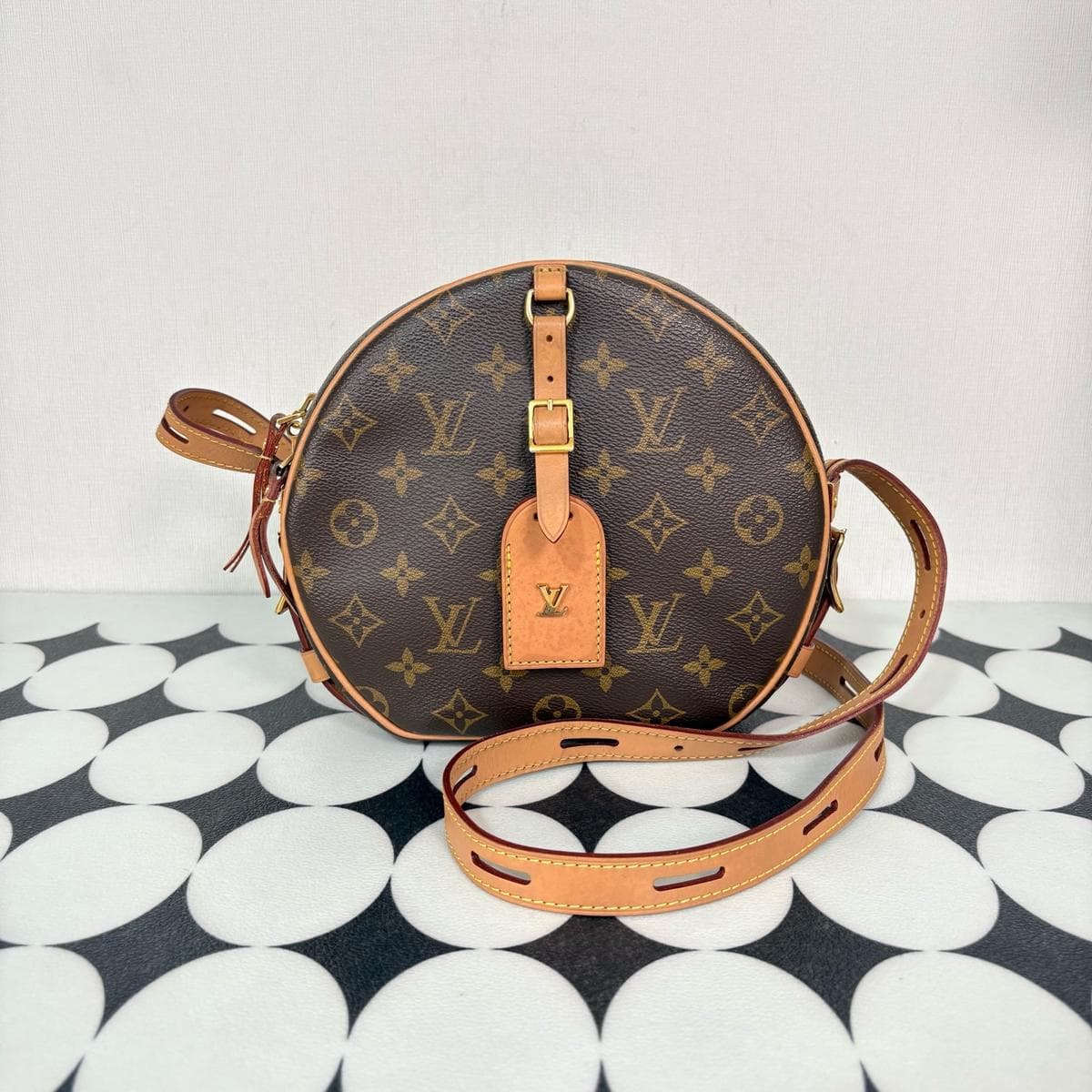 Louis Vuitton Boîte Chapeau Souple, Brown, condition grade A