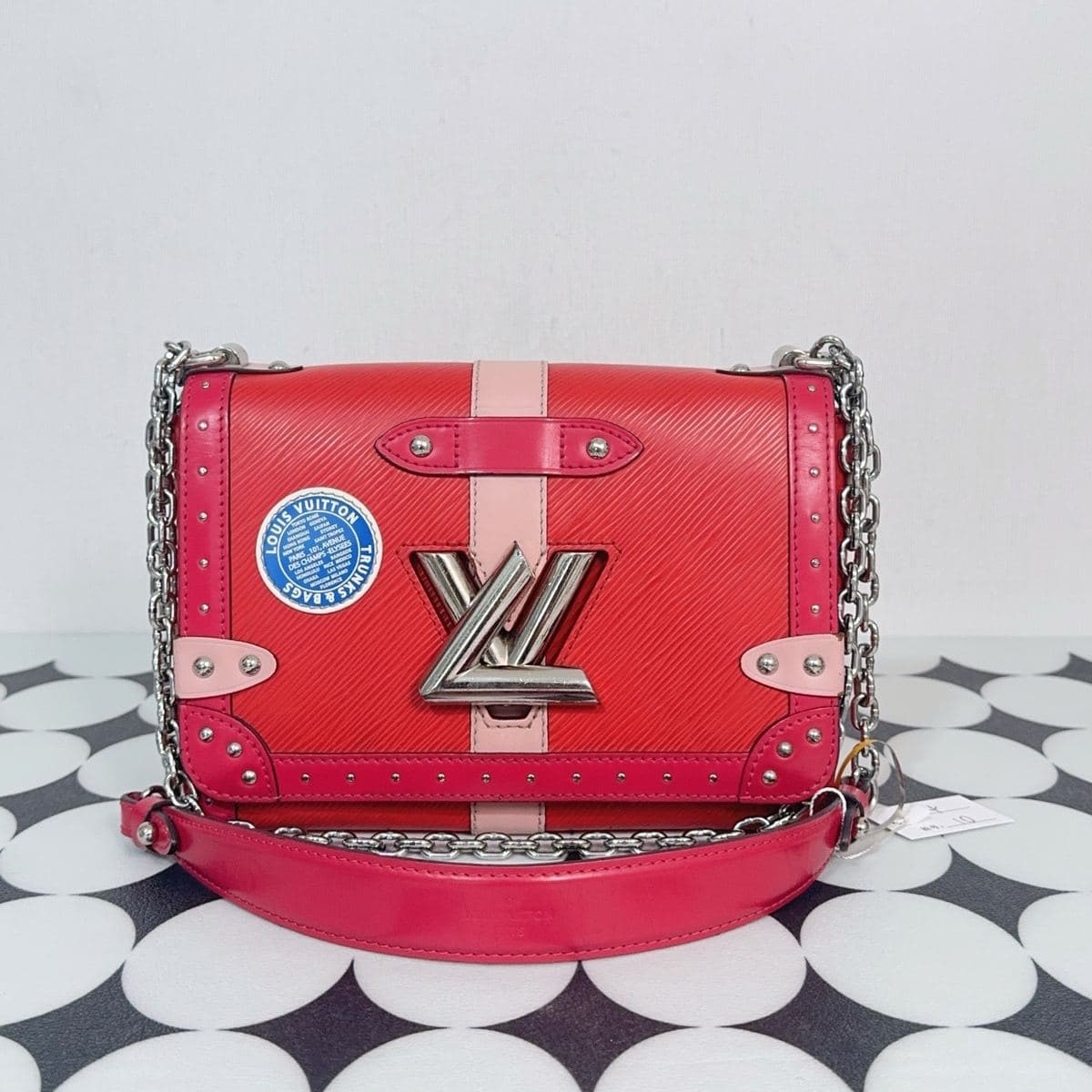 Louis Vuitton Twist MM (badge), , condition grade A