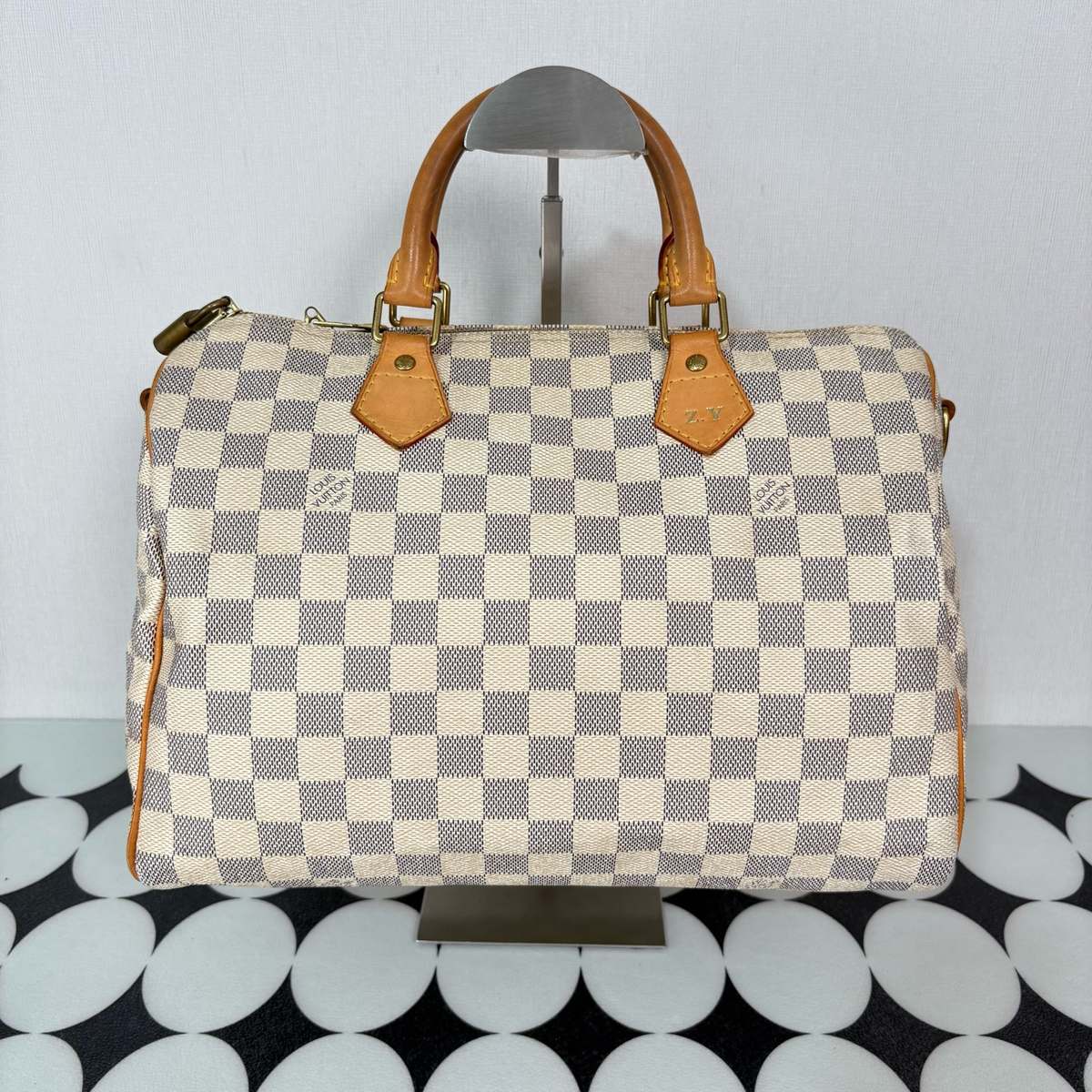 Louis Vuitton Speedy 30, White, condition grade A