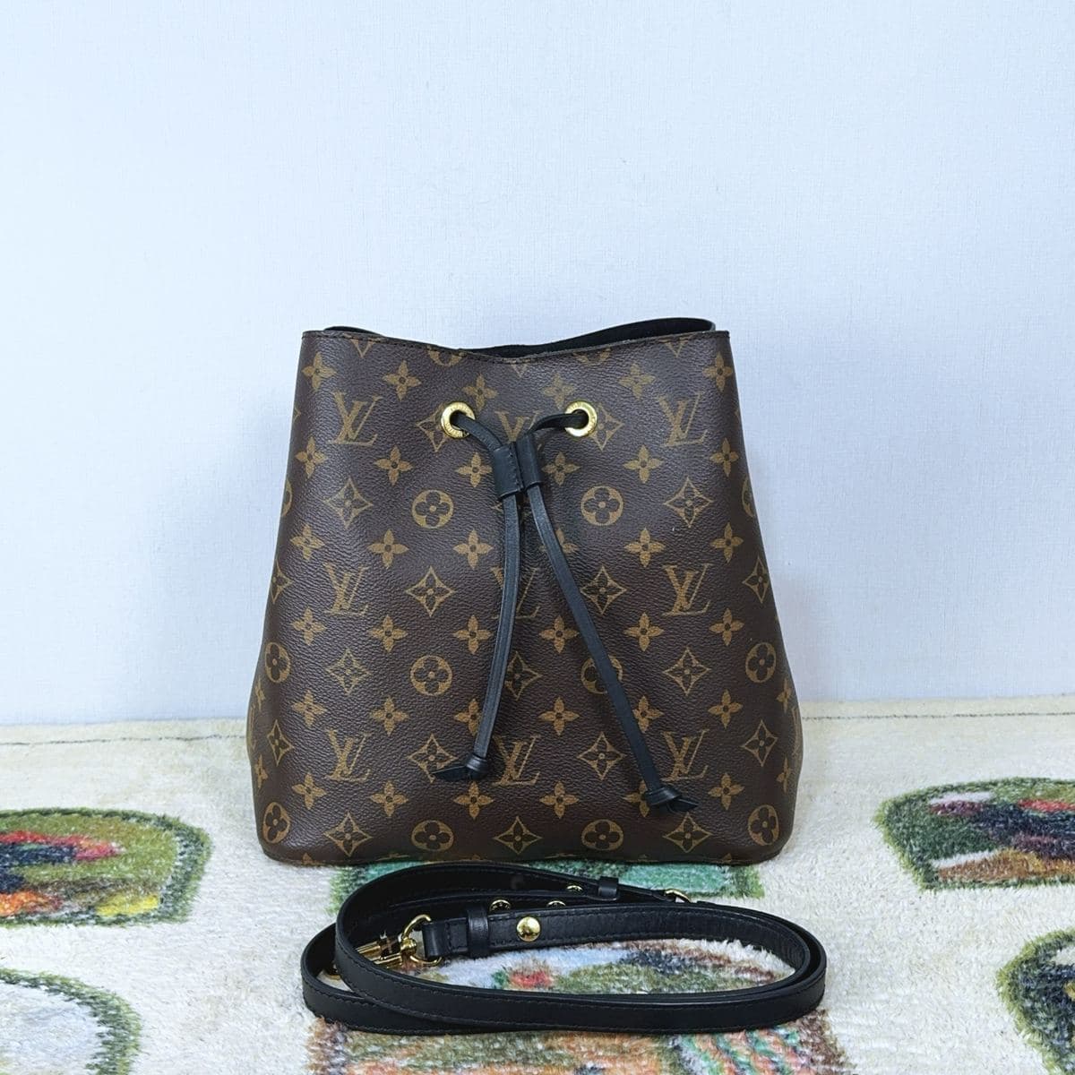 Louis Vuitton NéoNoé, Brown / Black, condition grade A