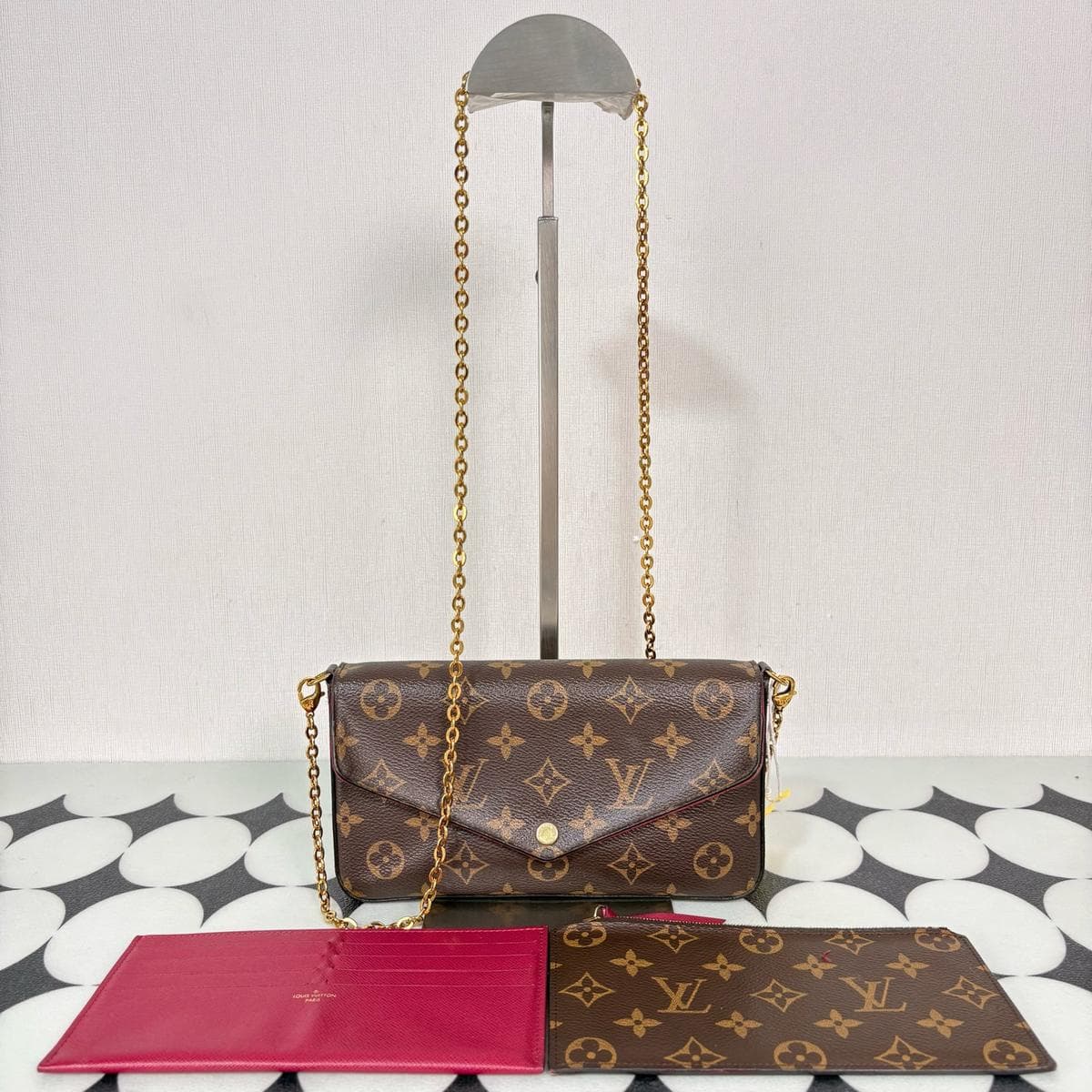 Louis Vuitton Multi Pochette Accessoires, Brown, condition grade A