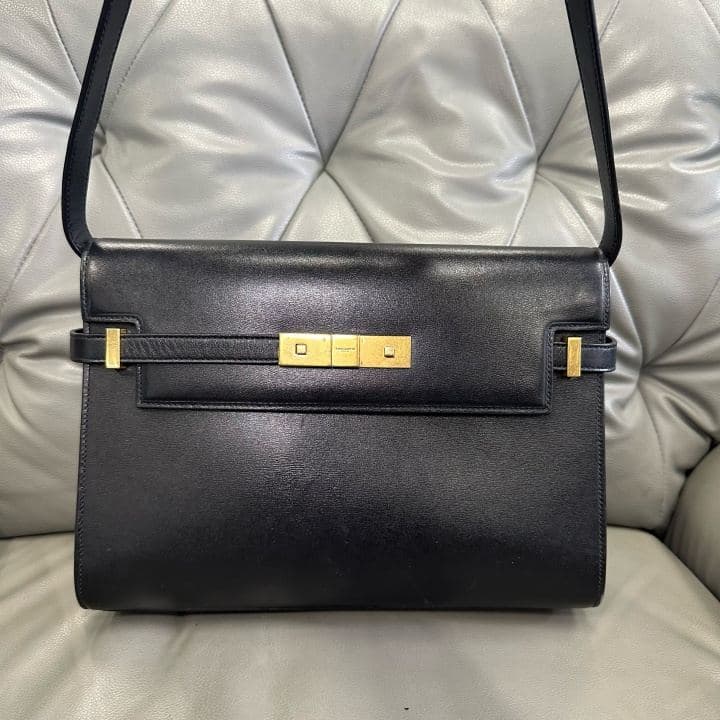 Saint Laurent Manhattan, Black / gold hardware, condition grade A