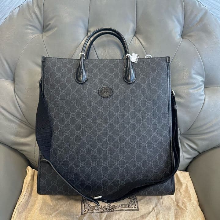 Gucci GG Supreme Tote, Black, condition grade A