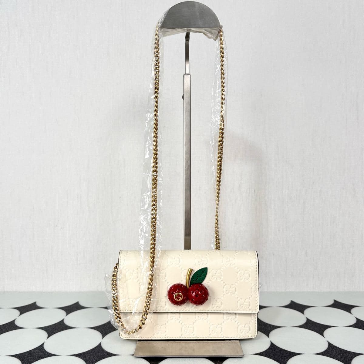 Gucci Cherry Print Chain Bag, White, condition grade A
